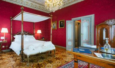 Suite with Lake View 6