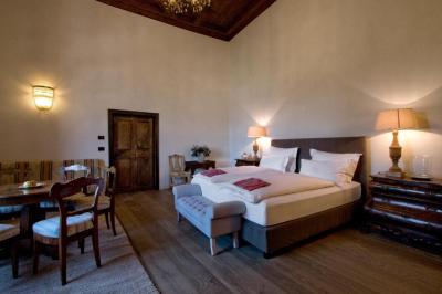 Deluxe Suite 5