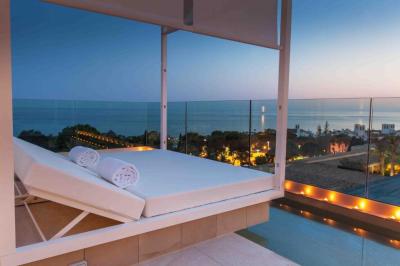 Suite with Private Pool 5