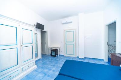 Family Suite 6