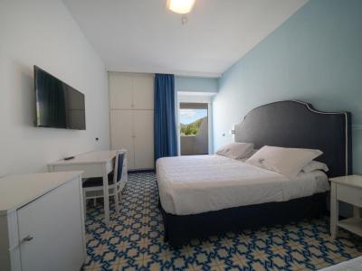 Quadruple Room 6