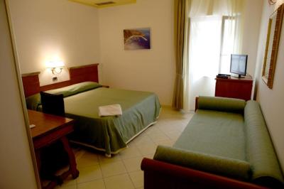 Triple Room 2