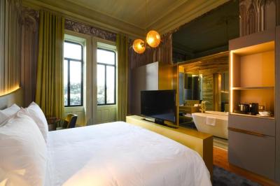 Manor House Room 3