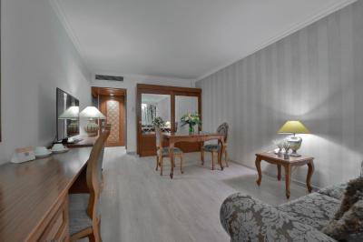 One-Bedroom Suite 3