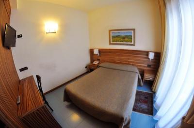Standard Single Room 2