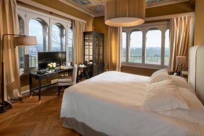 Suite Deluxe con ba&ntilde;era de hidromasaje 6