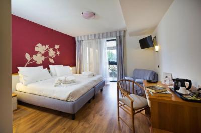 Superior Double Room with Lake View 2