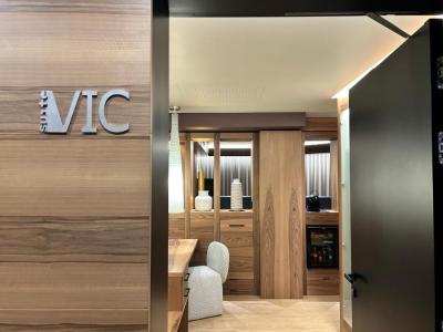 Junior Suite with Jacuzzi and Lake View 8
