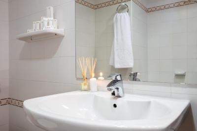 Single Room with Terrace 2