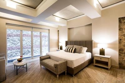 Deluxe King Room 1
