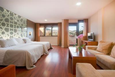 Junior Suite with Spa Access 5