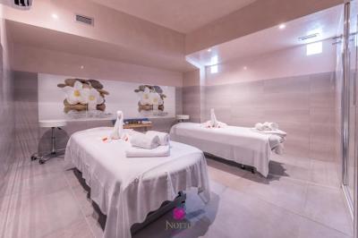 Double Room with Spa Access and Massage 2