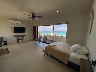 Quadruple Room with Sea View 2