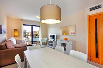 Two-Bedroom Apartment (2-6 Persons) 1