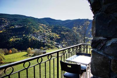 Double Room with Balcony 2