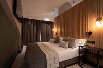 Triple Room (2 Adults + 1 Child) 3