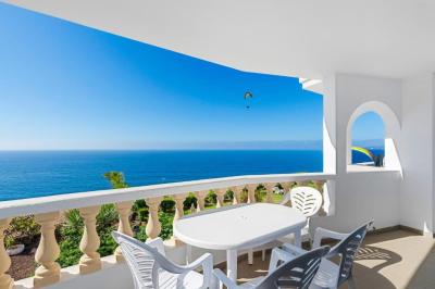 Luxury Two-Bedroom Apartment with Ocean View 2