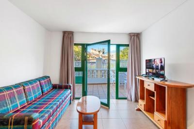Apartment with Terrace 6