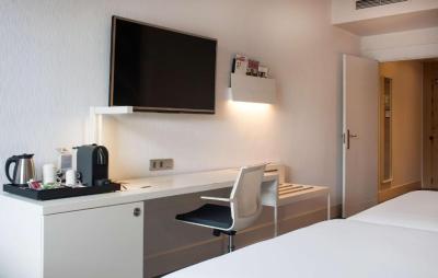 Premium Double or Twin Room with Extra Bed 6