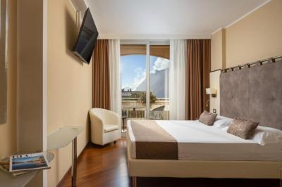 Double or Twin Room with View 6