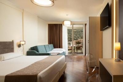 Quadruple Room with Garden View 9