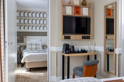Quarto Triplo Comunicante 3