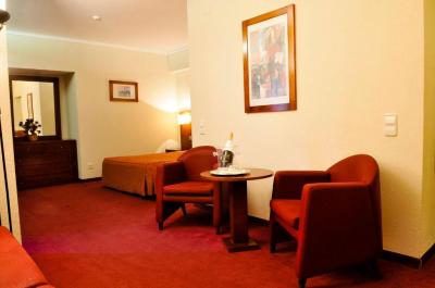 Family Room (4 Adults) 4