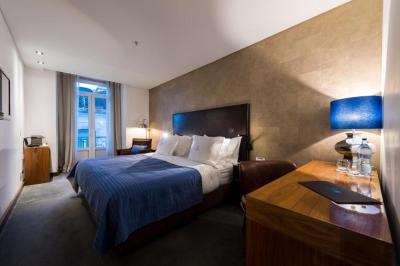 Double or Twin Deluxe Room 6