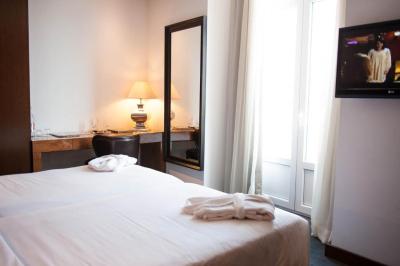 Double or Twin Comfort Room 7