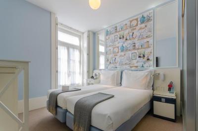 Classic Double Room with City View 2