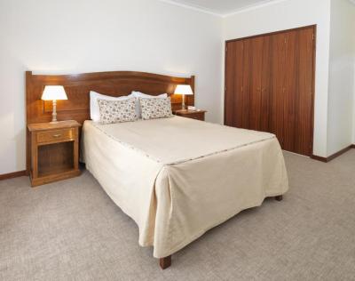Family Room (2 Adults + 2 Children) 5