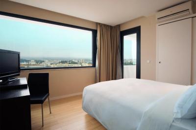 Suite with Sea View (2 Adults + 2 Children up to 12 years) 3