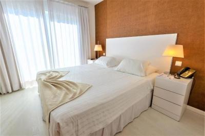 Double Room with Balcony 10