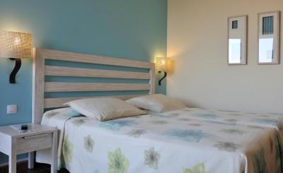 Deluxe Double Room with Extra Bed Sea View 9