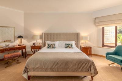 Suite with Garden View 5