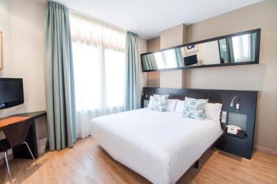 Double Room with Terrace 5