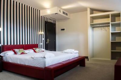 Superior Double Room with Spa Access 2