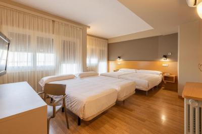 Quadruple Room 7