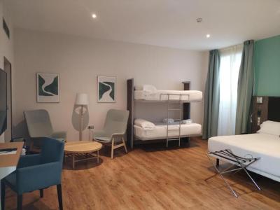 Superior Quadruple Room 4