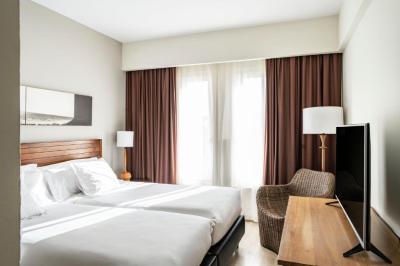 Junior Suite (2 Adults + 2 Children) 2