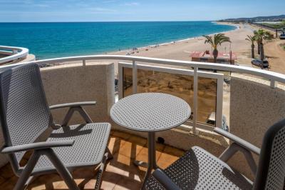 Double Room with Sea View 10