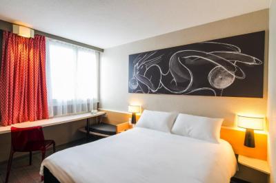 2 Adjacent Rooms 3