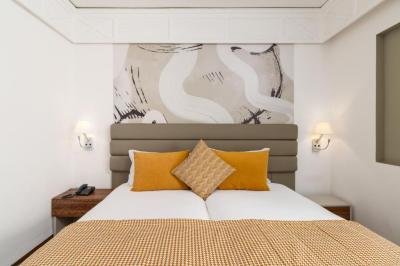 Twin Room with Pool View 9