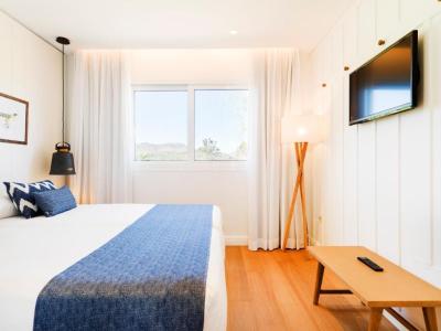 Suite (1 Adult) 12