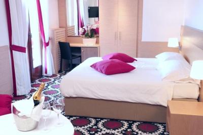 Chambre Double ou Lits Jumeaux avec Balcon 1