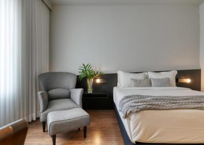 Standard Zimmer mit 1 Doppelbett und 1 Einzelbett 7