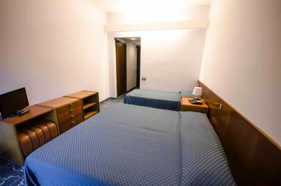 Economy Triple Room 2