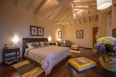 Chalet with Spa Bath, View and Flirt Chair 4