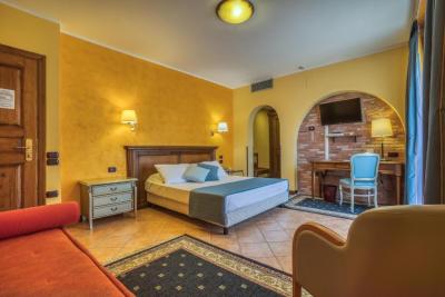 Junior Suite with Balcony 5