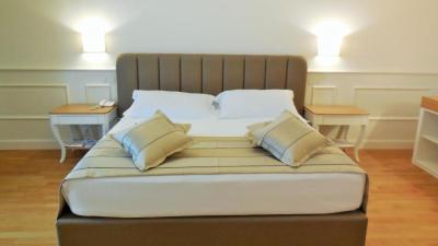 Classic Double Room with Sea View 7